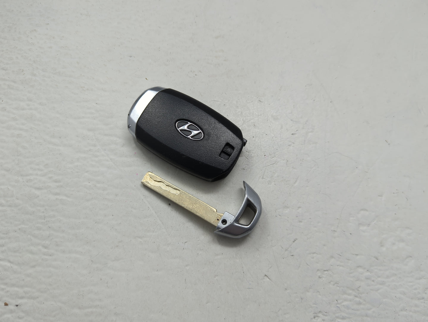 Hyundai Keyless Entry Remote Fob TQ8-FOB-4F32 95440-J9450 4 buttons - Oemusedautoparts1.com