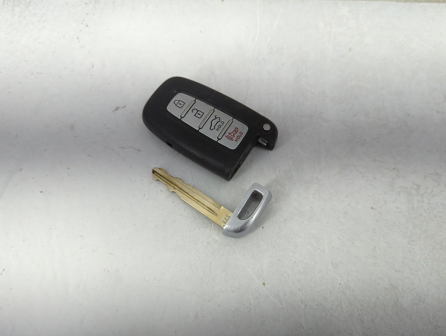 Hyundai Keyless Entry Remote Fob 4 buttons - Oemusedautoparts1.com