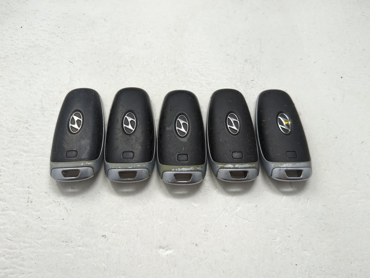Lot of 5 Hyundai Keyless Entry Remote Fob MIXED FCC IDS MIXED PART 1473747 - Oemusedautoparts1.com