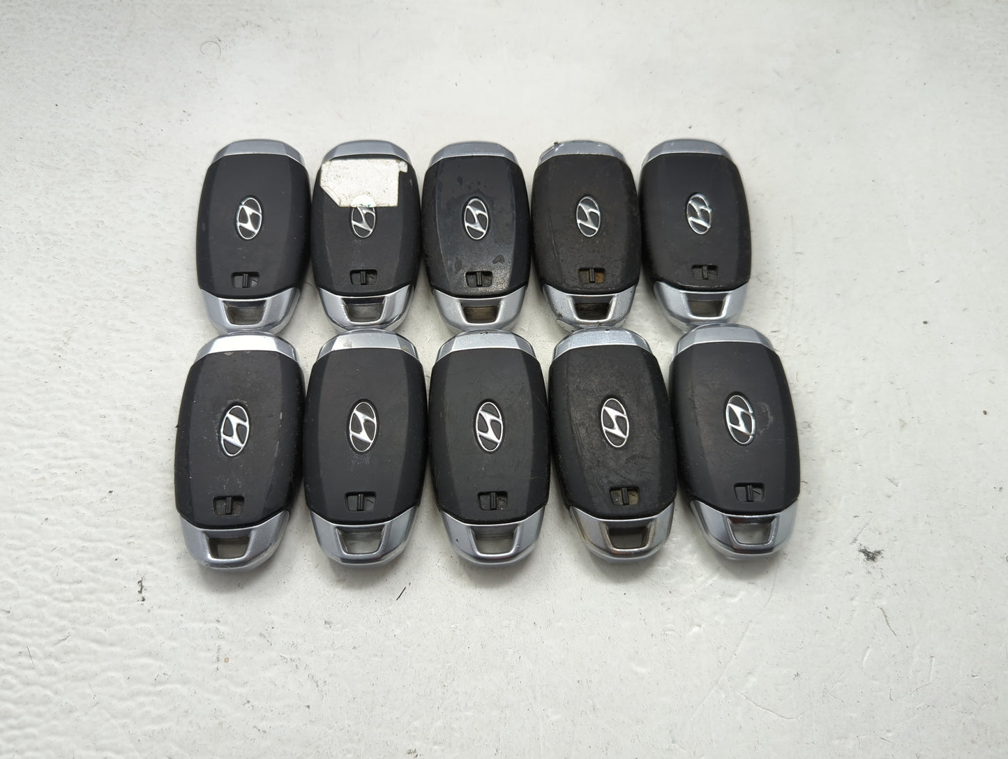 Lot of 10 Hyundai Keyless Entry Remote Fob MIXED FCC IDS MIXED PART 1473778 - Oemusedautoparts1.com