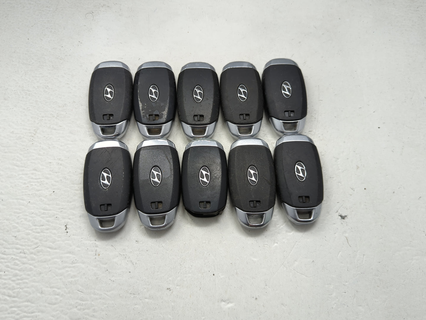 Lot of 10 Hyundai Keyless Entry Remote Fob MIXED FCC IDS MIXED PART 1473779 - Oemusedautoparts1.com