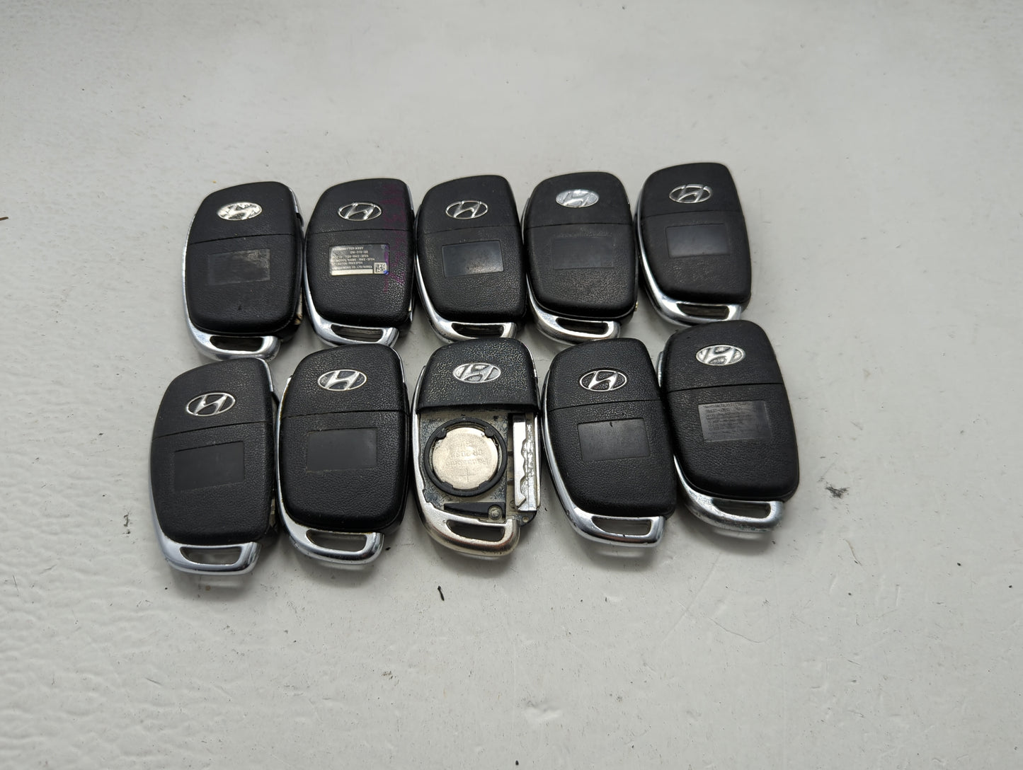 Lot of 10 Hyundai Keyless Entry Remote Fob MIXED FCC IDS MIXED PART 1473888 - Oemusedautoparts1.com