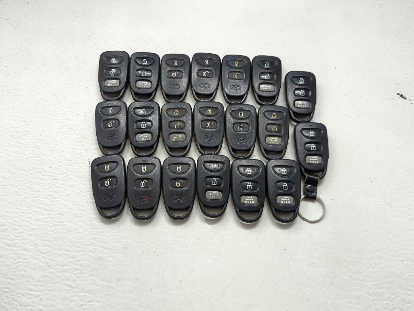Lot of 20 Hyundai Keyless Entry Remote Fob UNKNOWN UNKNOWN 1476614 - Oemusedautoparts1.com