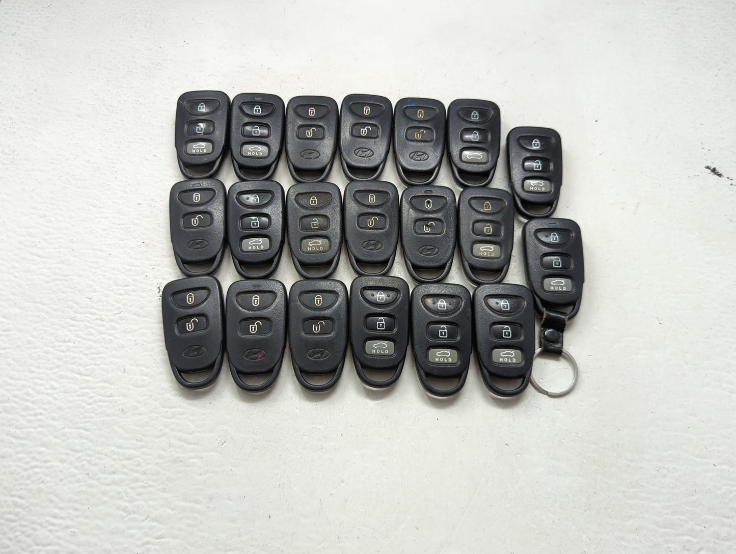 Lot of 20 Hyundai Keyless Entry Remote Fob UNKNOWN UNKNOWN 1476614 - Oemusedautoparts1.com