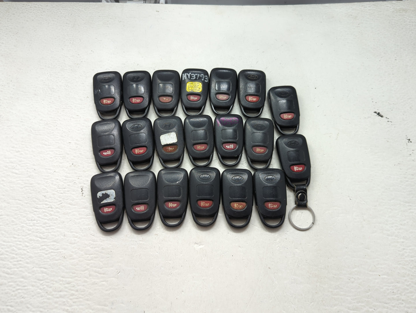 Lot of 20 Hyundai Keyless Entry Remote Fob UNKNOWN UNKNOWN 1476614 - Oemusedautoparts1.com