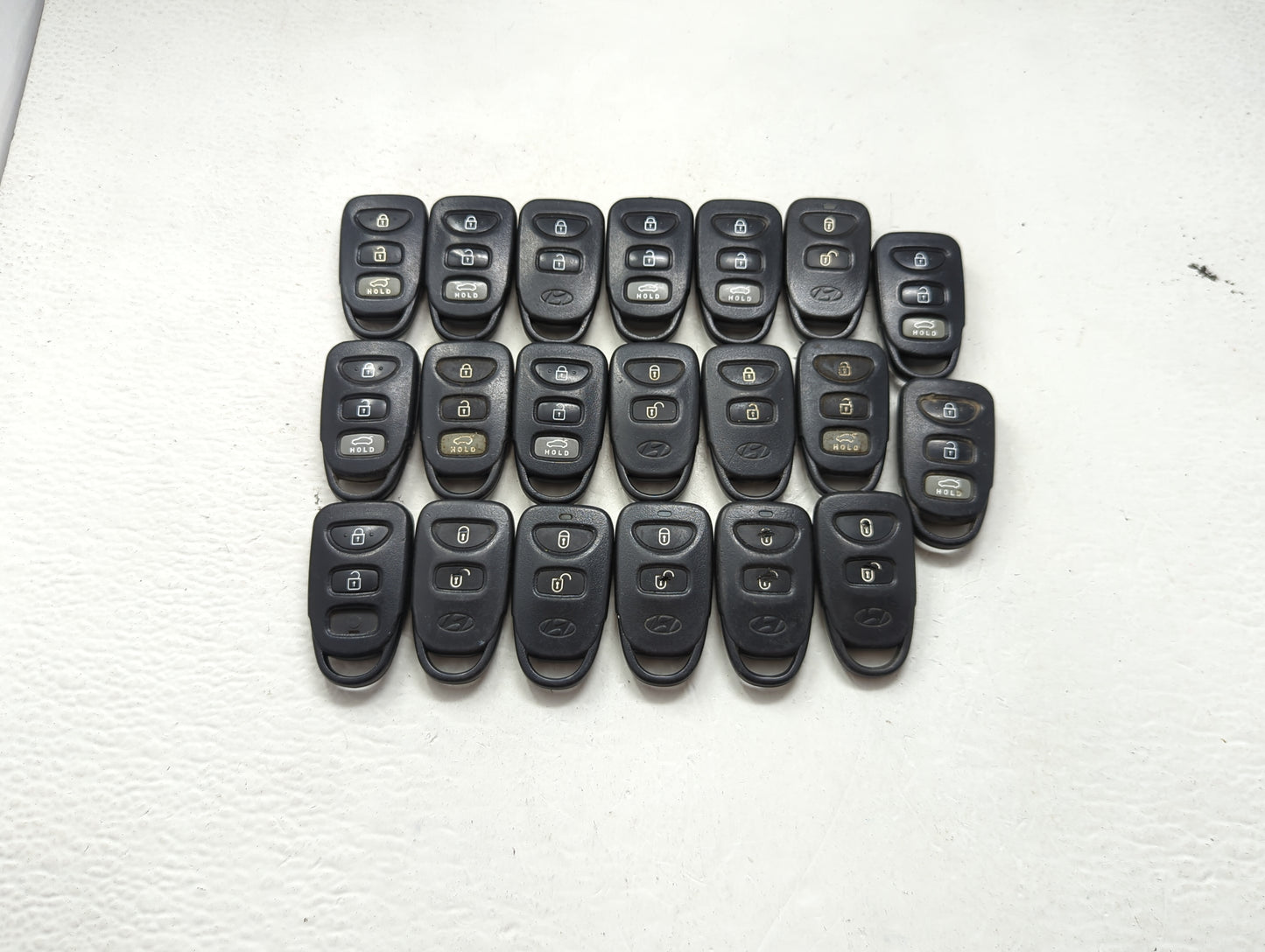 Lot of 20 Hyundai Keyless Entry Remote Fob UNKNOWN UNKNOWN 1476615 - Oemusedautoparts1.com