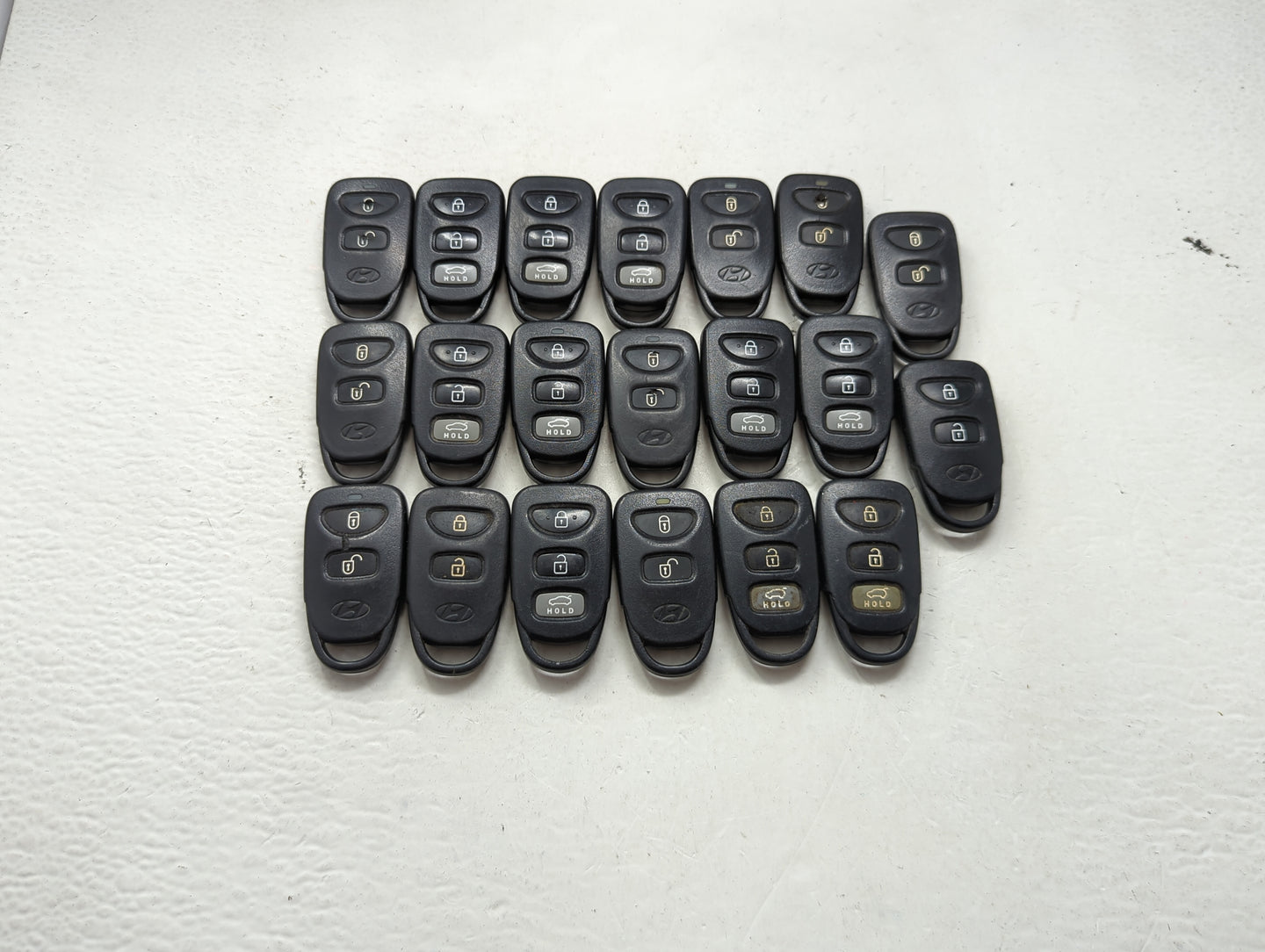 Lot of 20 Hyundai Keyless Entry Remote Fob UNKNOWN UNKNOWN 1476621 - Oemusedautoparts1.com