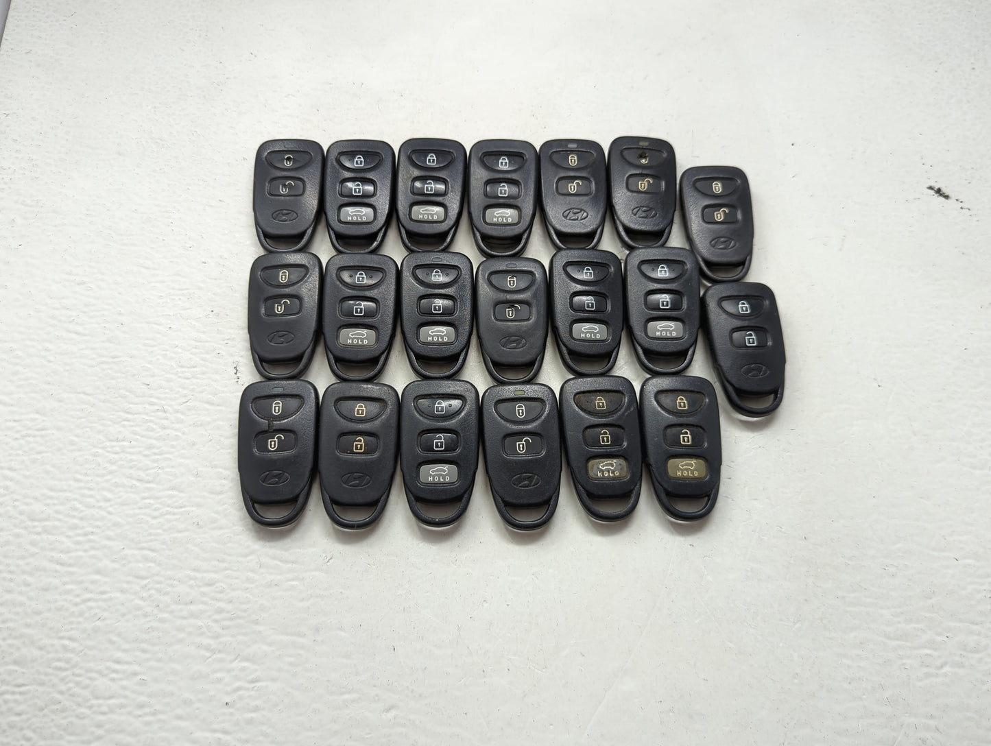 Lot of 20 Hyundai Keyless Entry Remote Fob UNKNOWN UNKNOWN 1476621 - Oemusedautoparts1.com