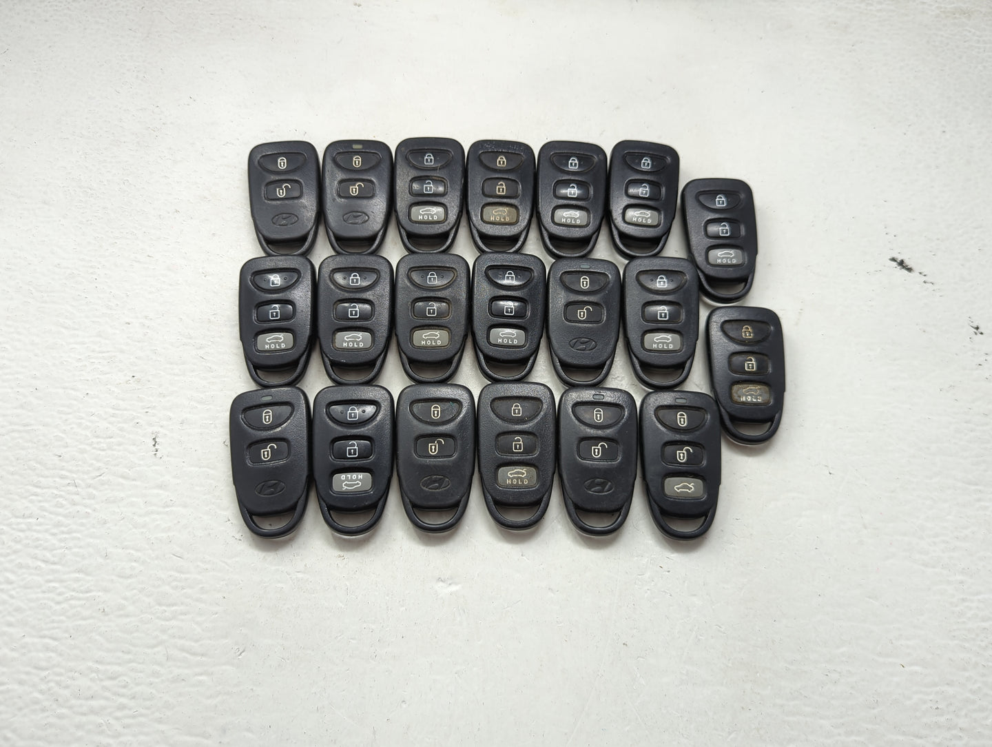 Lot of 20 Hyundai Keyless Entry Remote Fob UNKNOWN UNKNOWN 1476622 - Oemusedautoparts1.com