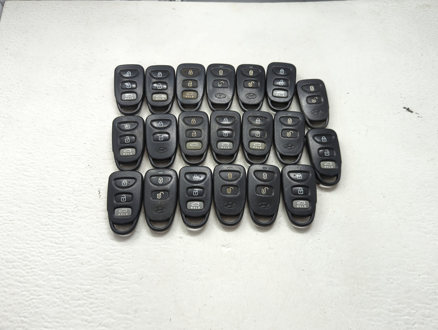 Lot of 20 Hyundai Keyless Entry Remote Fob UNKNOWN UNKNOWN 1476623 - Oemusedautoparts1.com