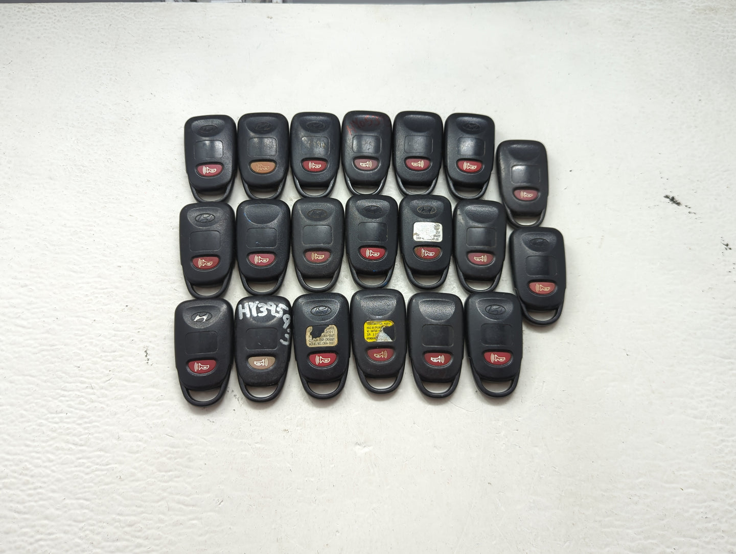 Lot of 20 Hyundai Keyless Entry Remote Fob UNKNOWN UNKNOWN 1476623 - Oemusedautoparts1.com