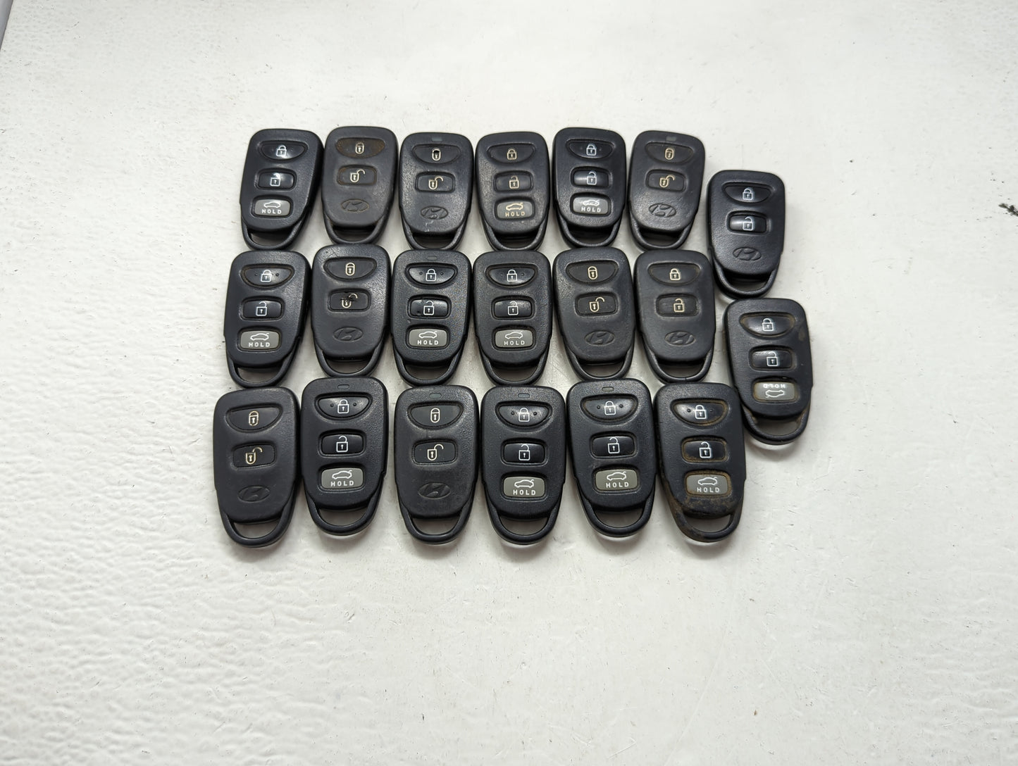Lot of 20 Hyundai Keyless Entry Remote Fob UNKNOWN UNKNOWN 1476624 - Oemusedautoparts1.com