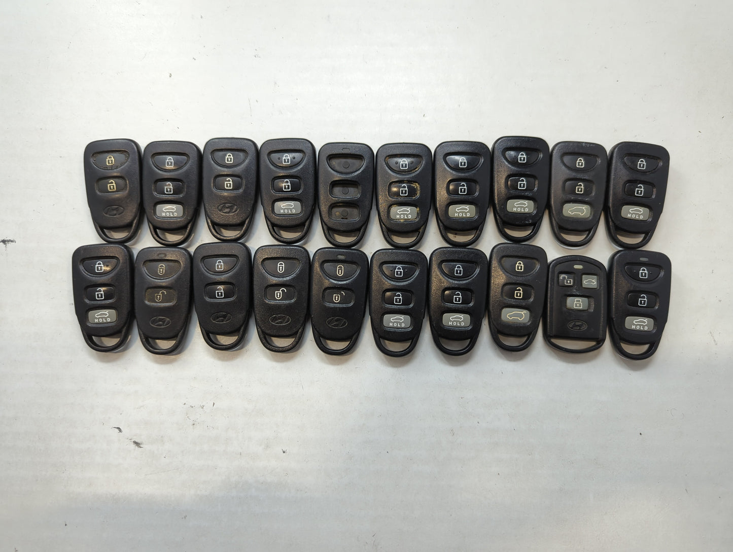 Lot of 20 Hyundai Keyless Entry Remote Fob MIXED FCC IDS MIXED PART - Oemusedautoparts1.com