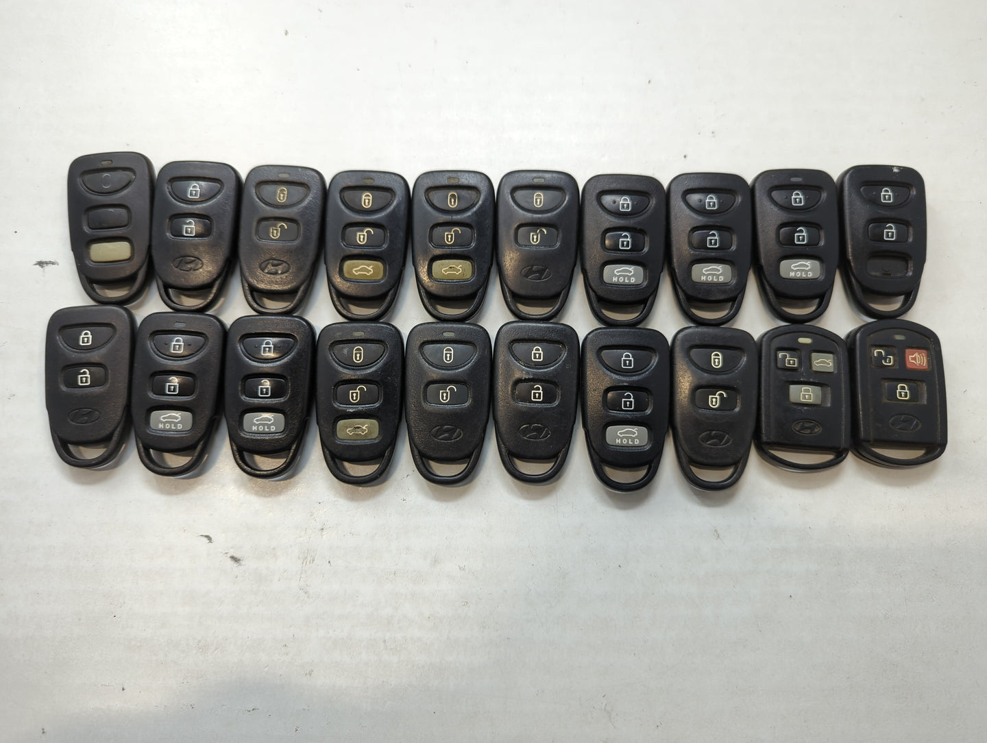 Lot of 20 Hyundai Keyless Entry Remote Fob MIXED FCC IDS MIXED PART - Oemusedautoparts1.com