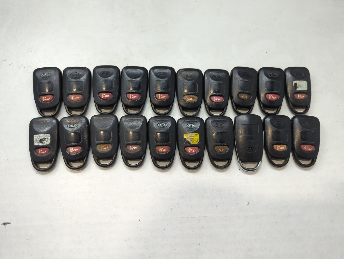 Lot of 20 Hyundai Keyless Entry Remote Fob MIXED FCC IDS MIXED PART - Oemusedautoparts1.com