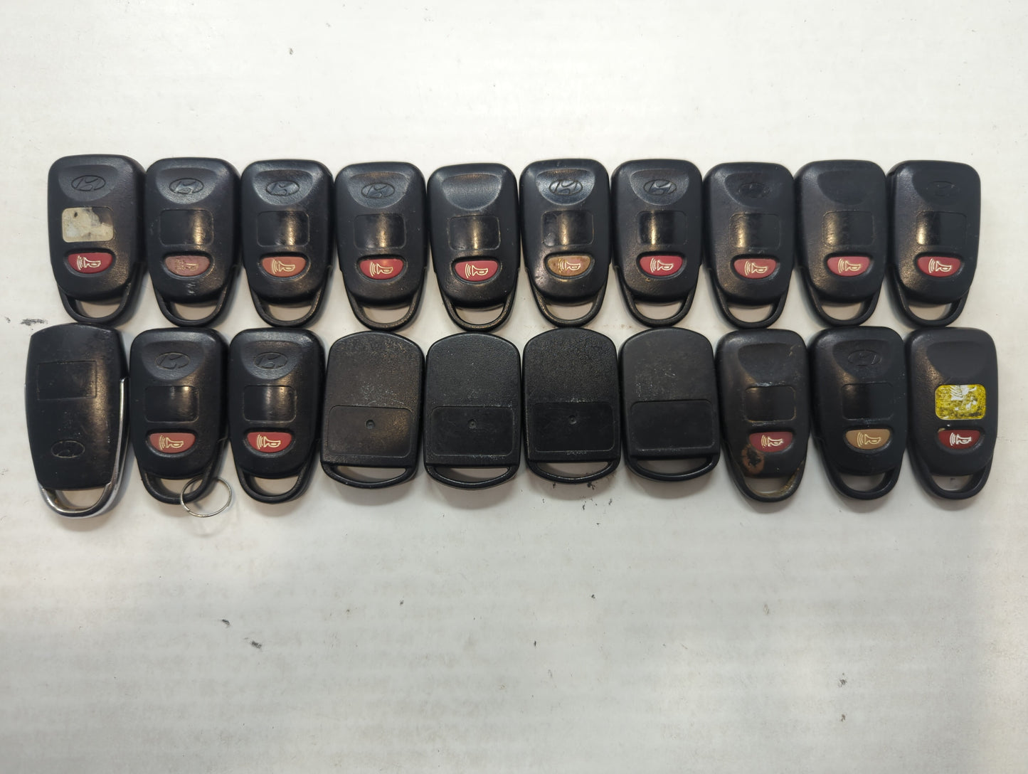 Lot of 20 Hyundai Keyless Entry Remote Fob MIXED FCC IDS MIXED PART - Oemusedautoparts1.com