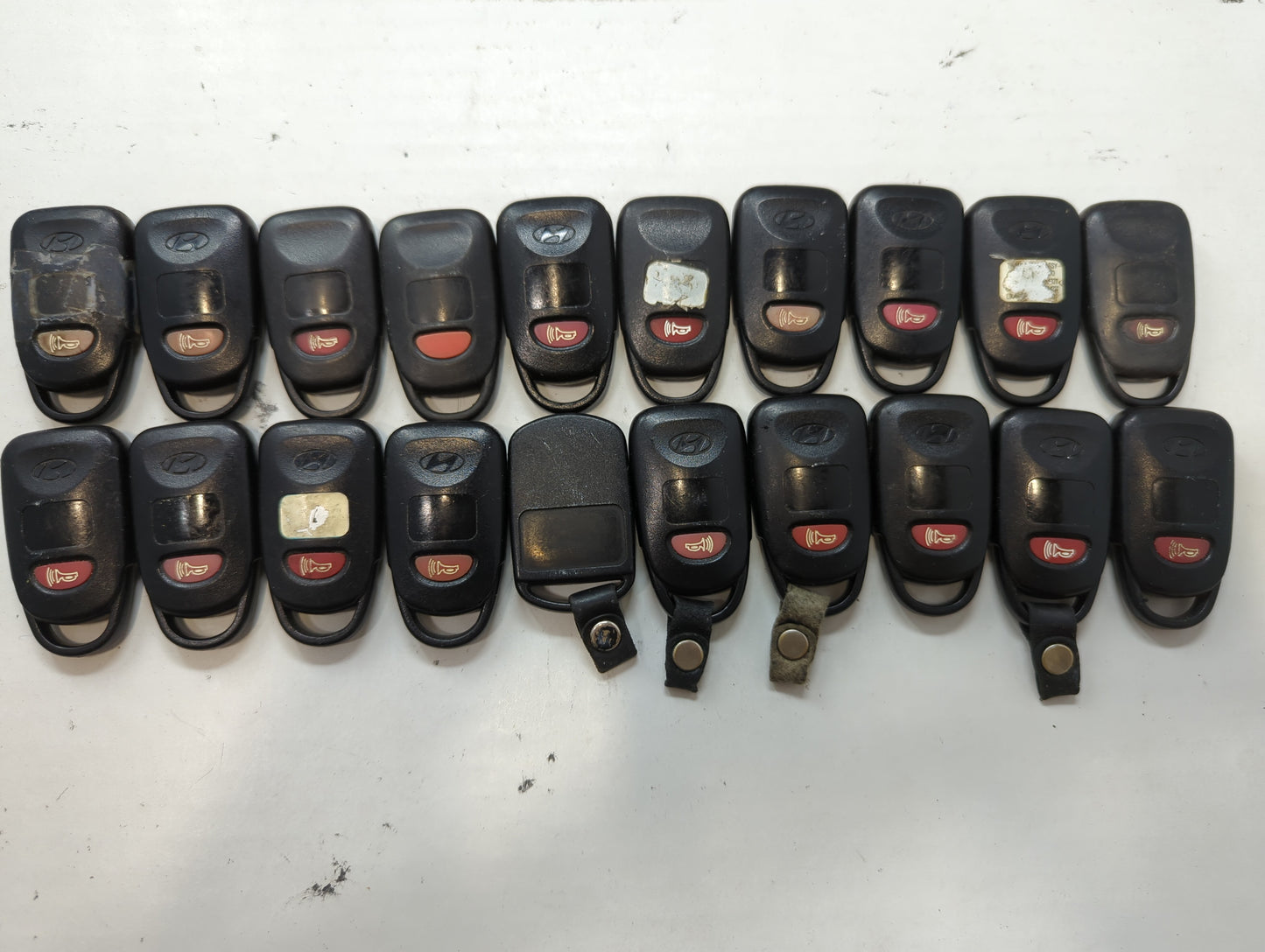 Lot of 20 Hyundai Keyless Entry Remote Fob MIXED FCC IDS MIXED PART - Oemusedautoparts1.com