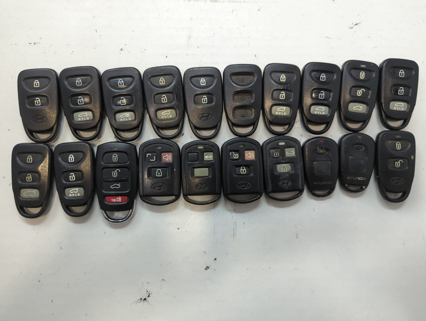 Lot of 20 Hyundai Keyless Entry Remote Fob MIXED FCC IDS MIXED PART - Oemusedautoparts1.com