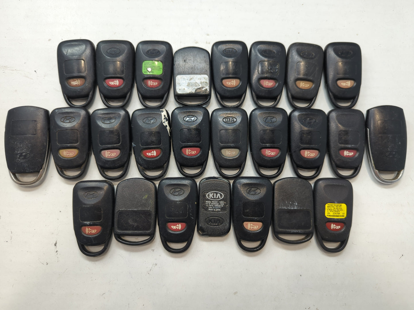 Lot of 25 Hyundai Keyless Entry Remote Fob MIXED FCC IDS MIXED PART - Oemusedautoparts1.com