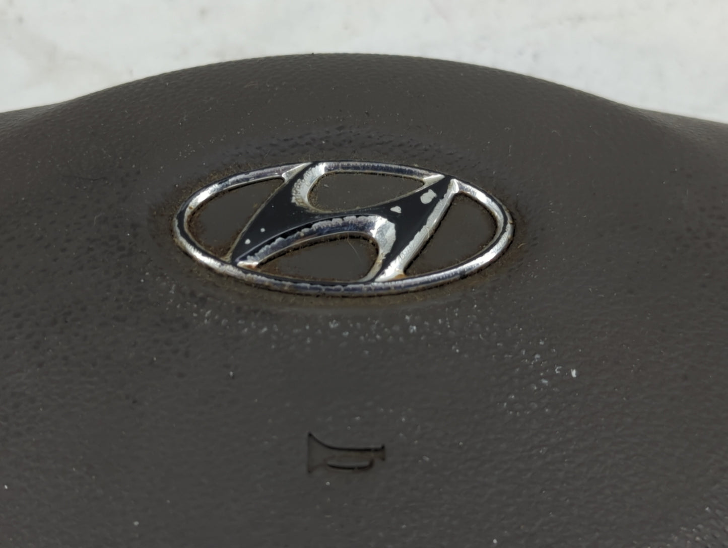 2006-2007 Hyundai Accent Air Bag Driver Left Steering Wheel Mounted Grey - Oemusedautoparts1.com