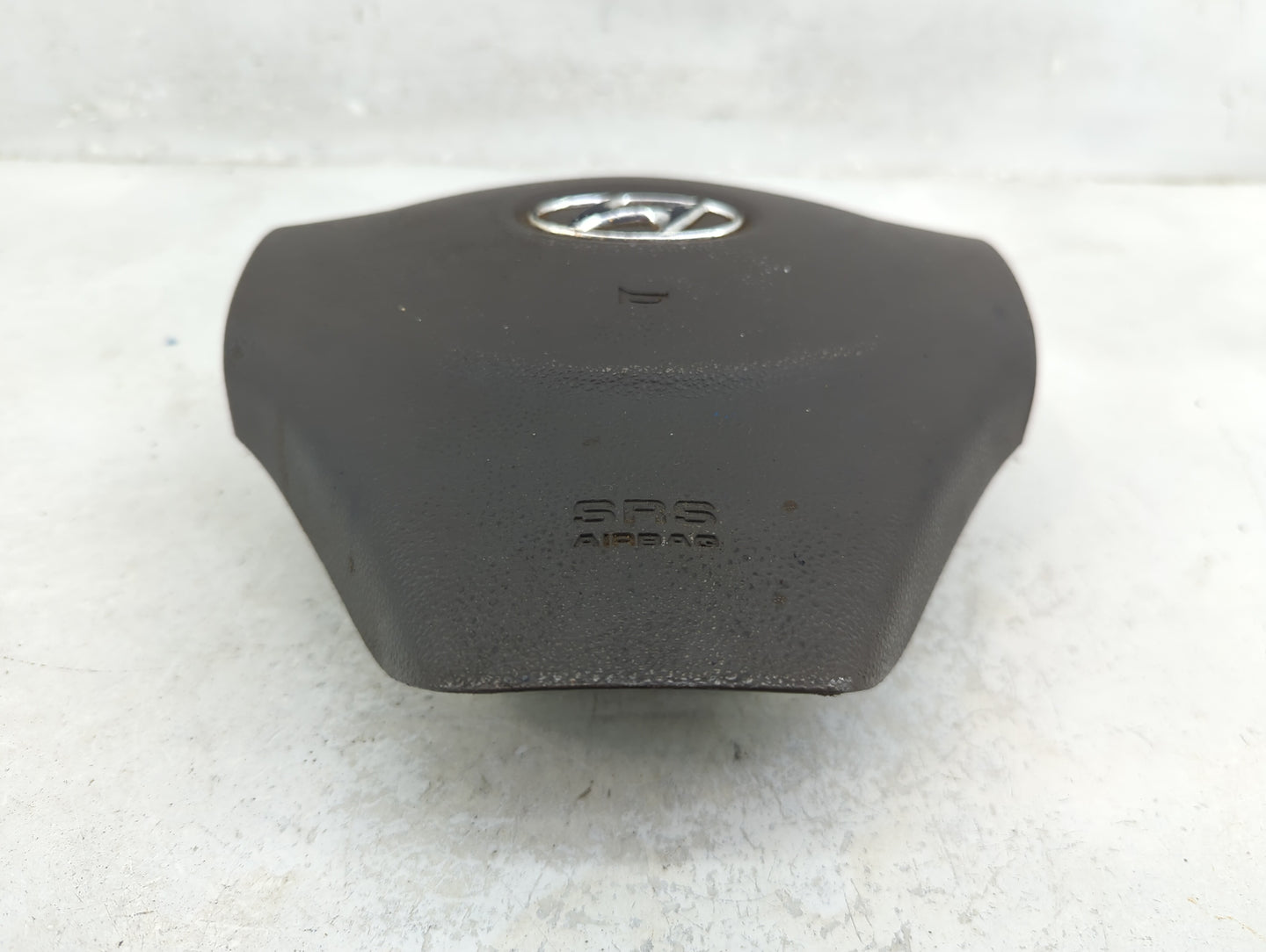 2006-2007 Hyundai Accent Air Bag Driver Left Steering Wheel Mounted Grey - Oemusedautoparts1.com