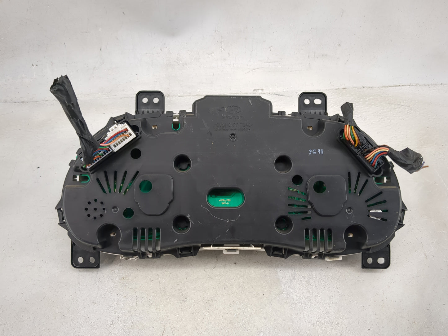 2015-2017 Hyundai Accent Instrument Cluster Speedometer Gauges Miles:140K Fits Fits 2015 2016 2017 OEM Used Auto Parts - Oem