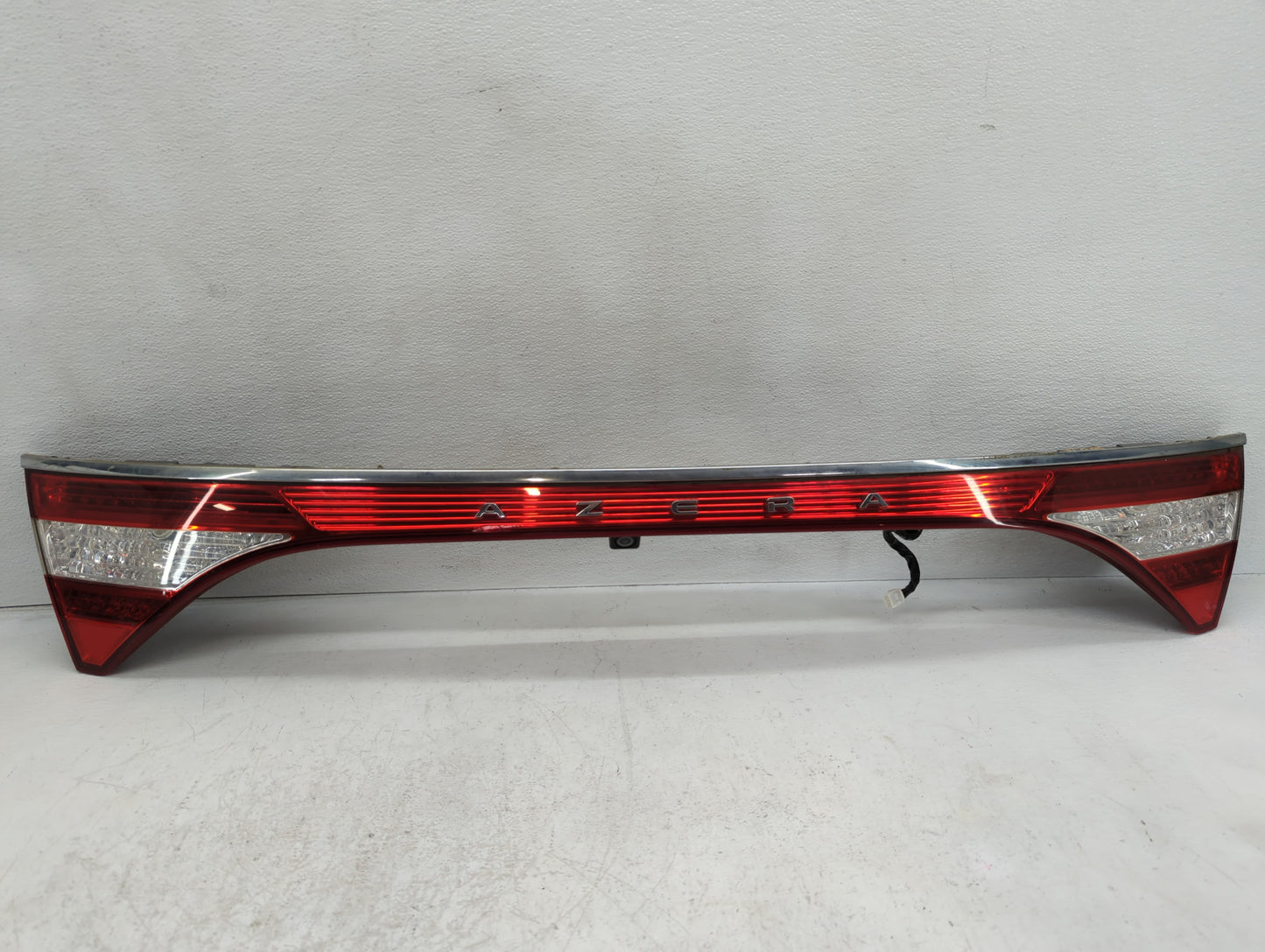 2012-2015 Hyundai Azera Driver Left Side Deck Lid Mounted Tail Light - Oemusedautoparts1.com