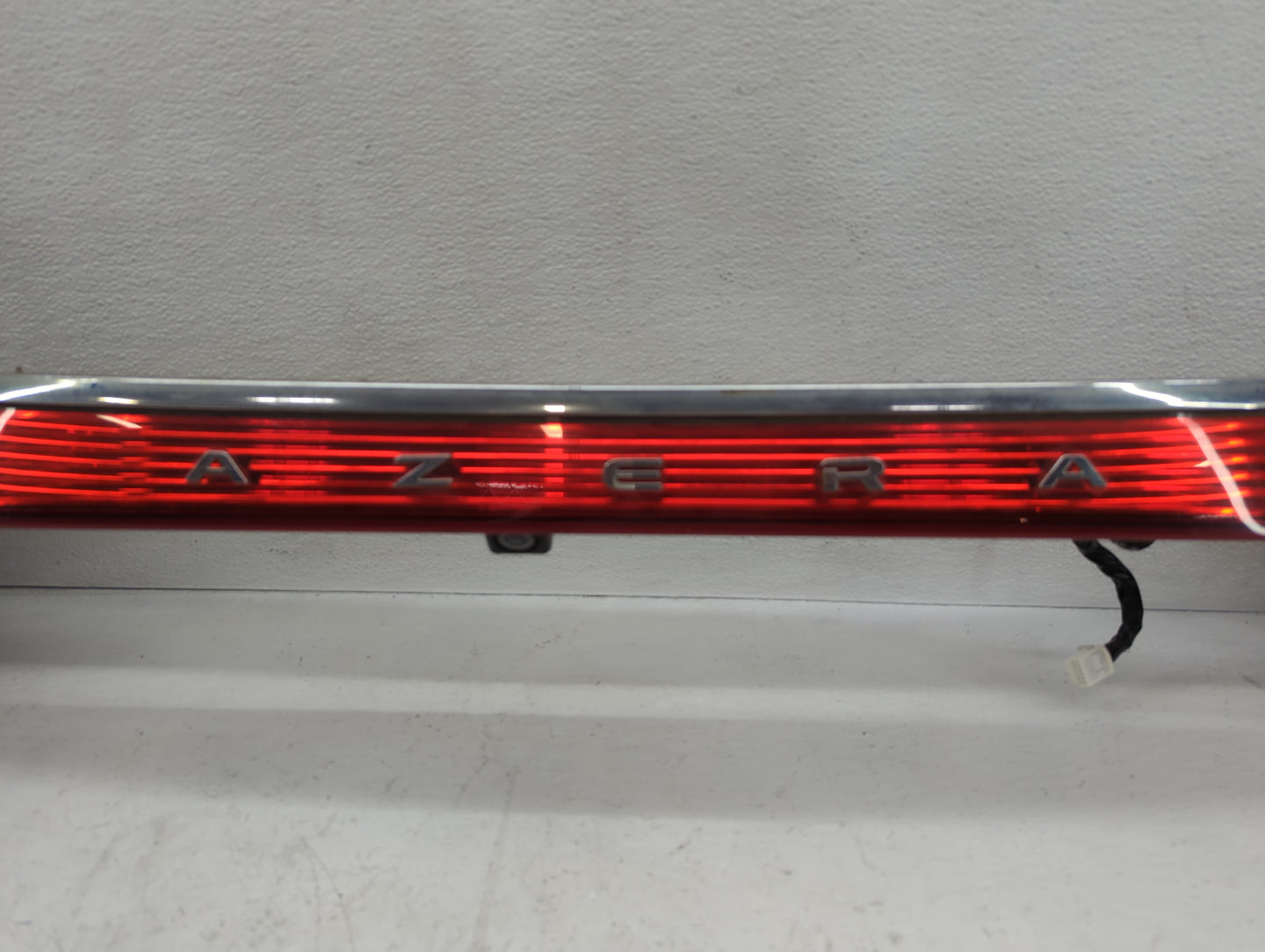 2012-2015 Hyundai Azera Driver Left Side Deck Lid Mounted Tail Light - Oemusedautoparts1.com