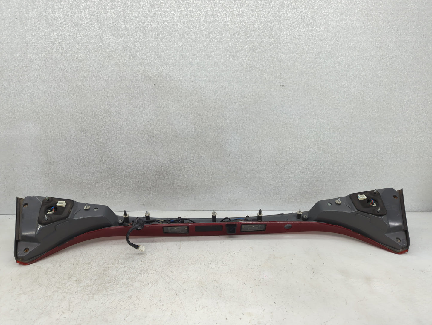 2012-2015 Hyundai Azera Driver Left Side Deck Lid Mounted Tail Light - Oemusedautoparts1.com