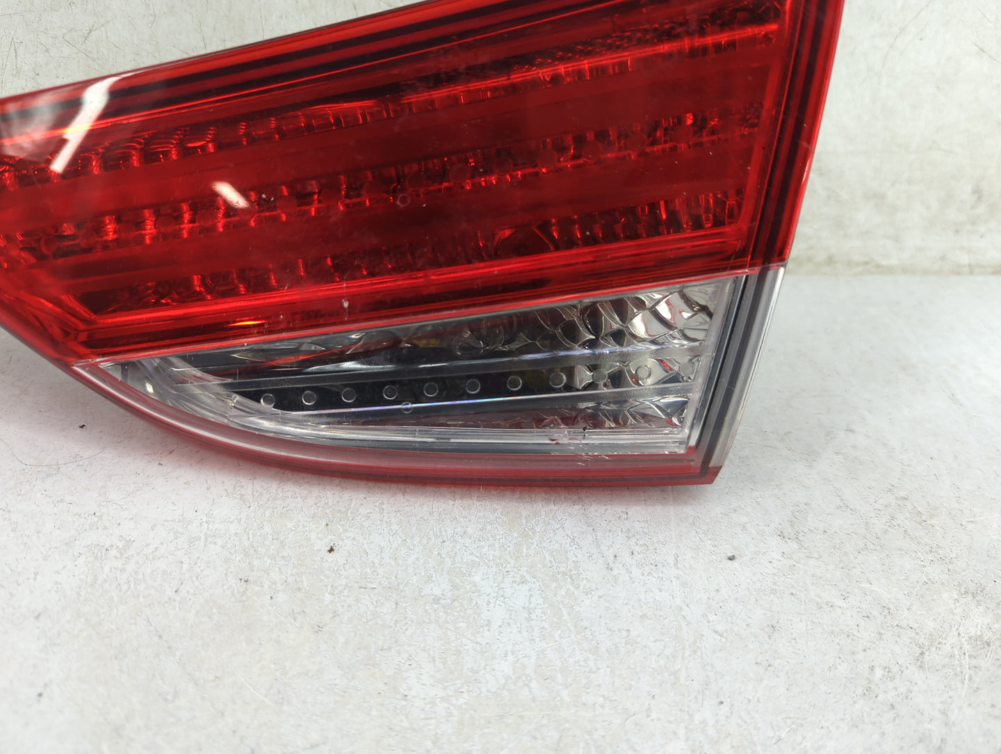 2011 Hyundai Elantra Passenger Right Side Deck Lid Mounted Tail Light 1150077 - Oemusedautoparts1.com