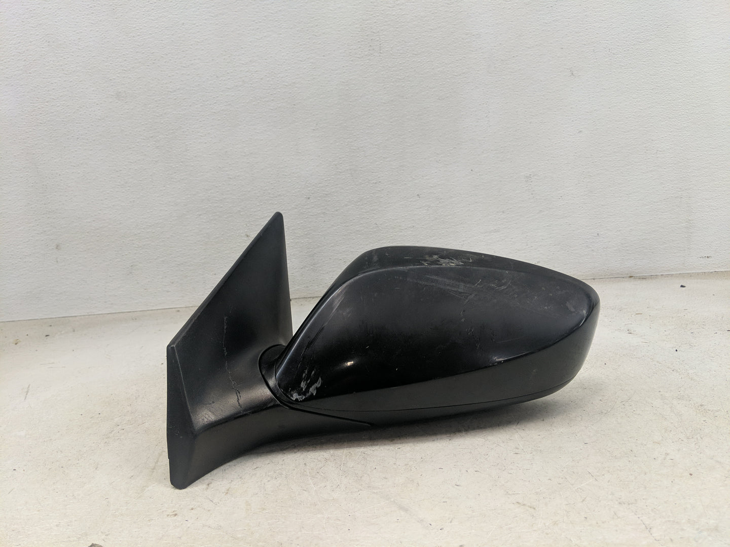 2011-2015 Hyundai Elantra Driver Side View Mirror - Left Door Mirror OEM Used - Oemusedautoparts1.com