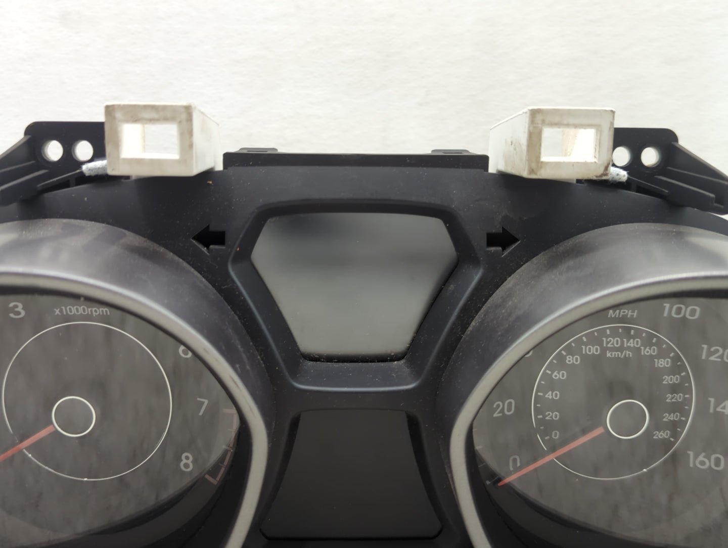 2014-2016 Hyundai Elantra Instrument Cluster Speedometer Gauges P/N:94004-3Y010 Miles:103K Fits Fits 2014 2015 2016 OEM Used