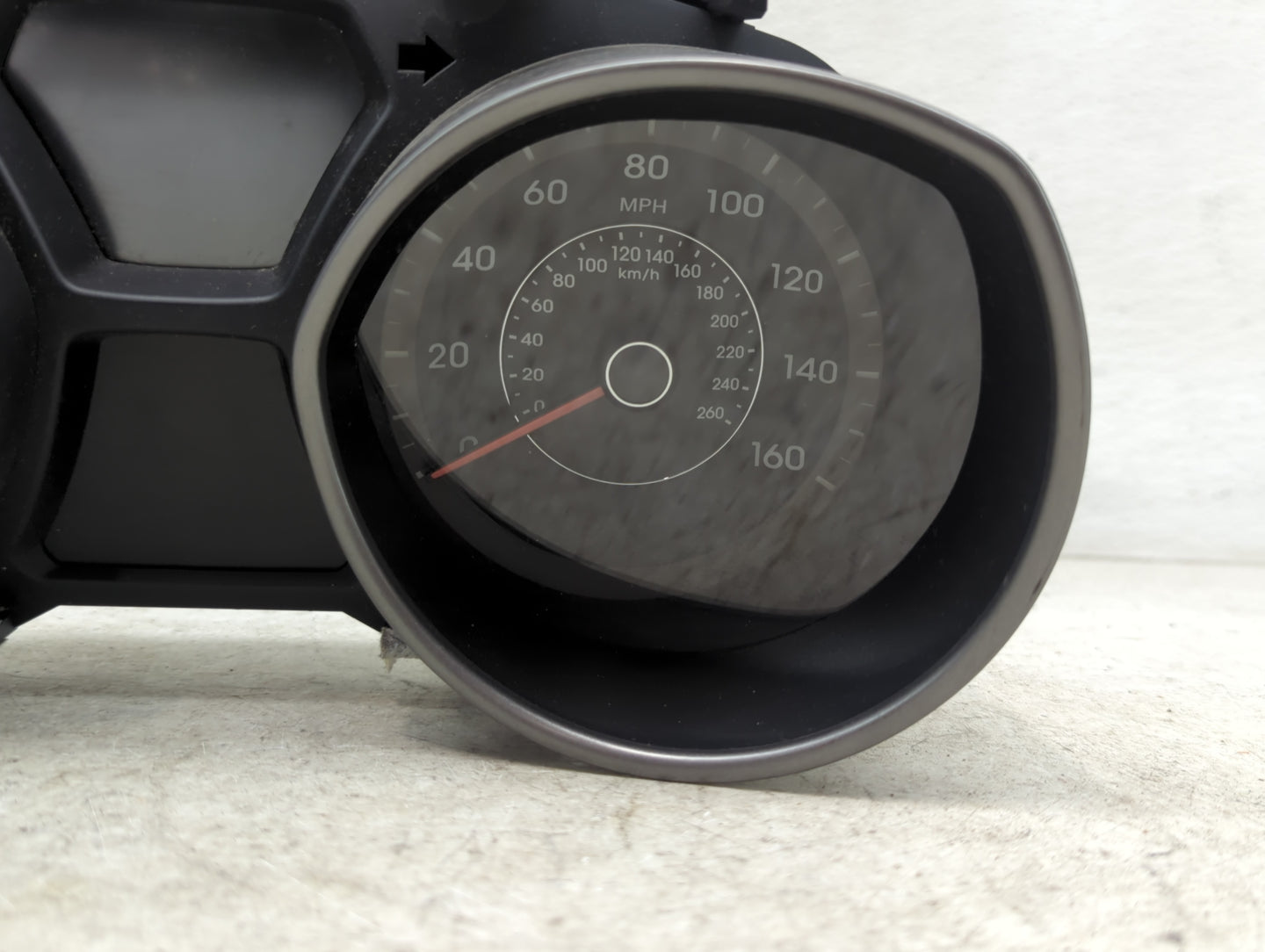 2014-2016 Hyundai Elantra Instrument Cluster Speedometer Gauges P/N:94004-3Y010 Miles:103K Fits Fits 2014 2015 2016 OEM Used