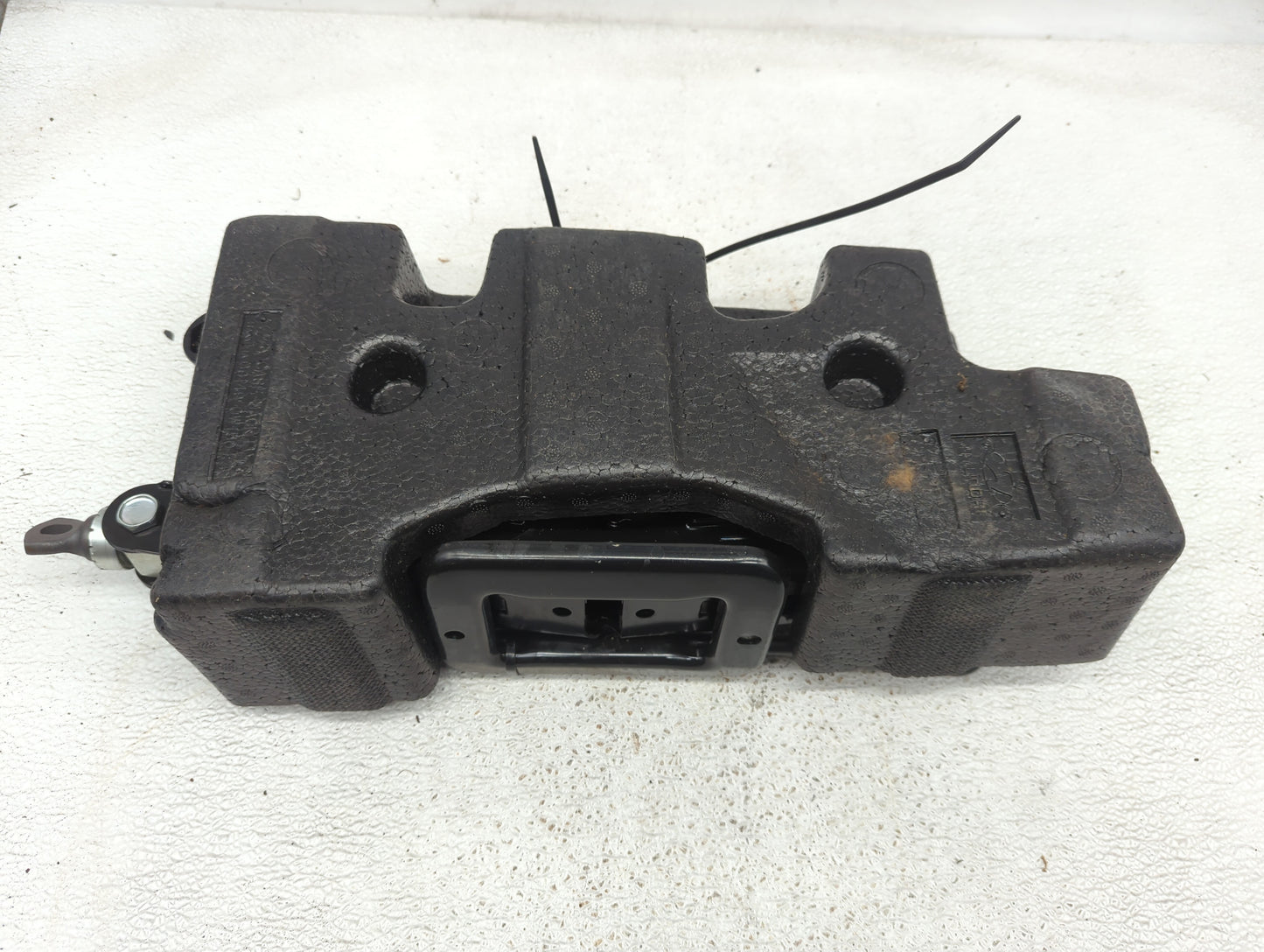 2010 Hyundai Santa Fe Spare Scissor Car Jack - Oemusedautoparts1.com