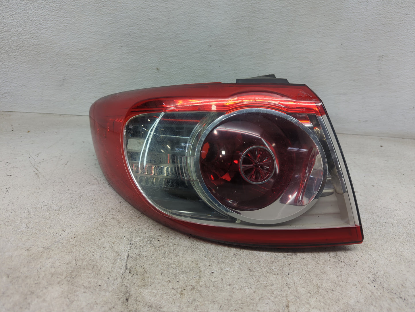 2010-2012 Hyundai Santa Fe Tail Light Assembly Driver Left OEM Fits Fits 2010 2011 2012 OEM Used Auto Parts - Oemusedautopar