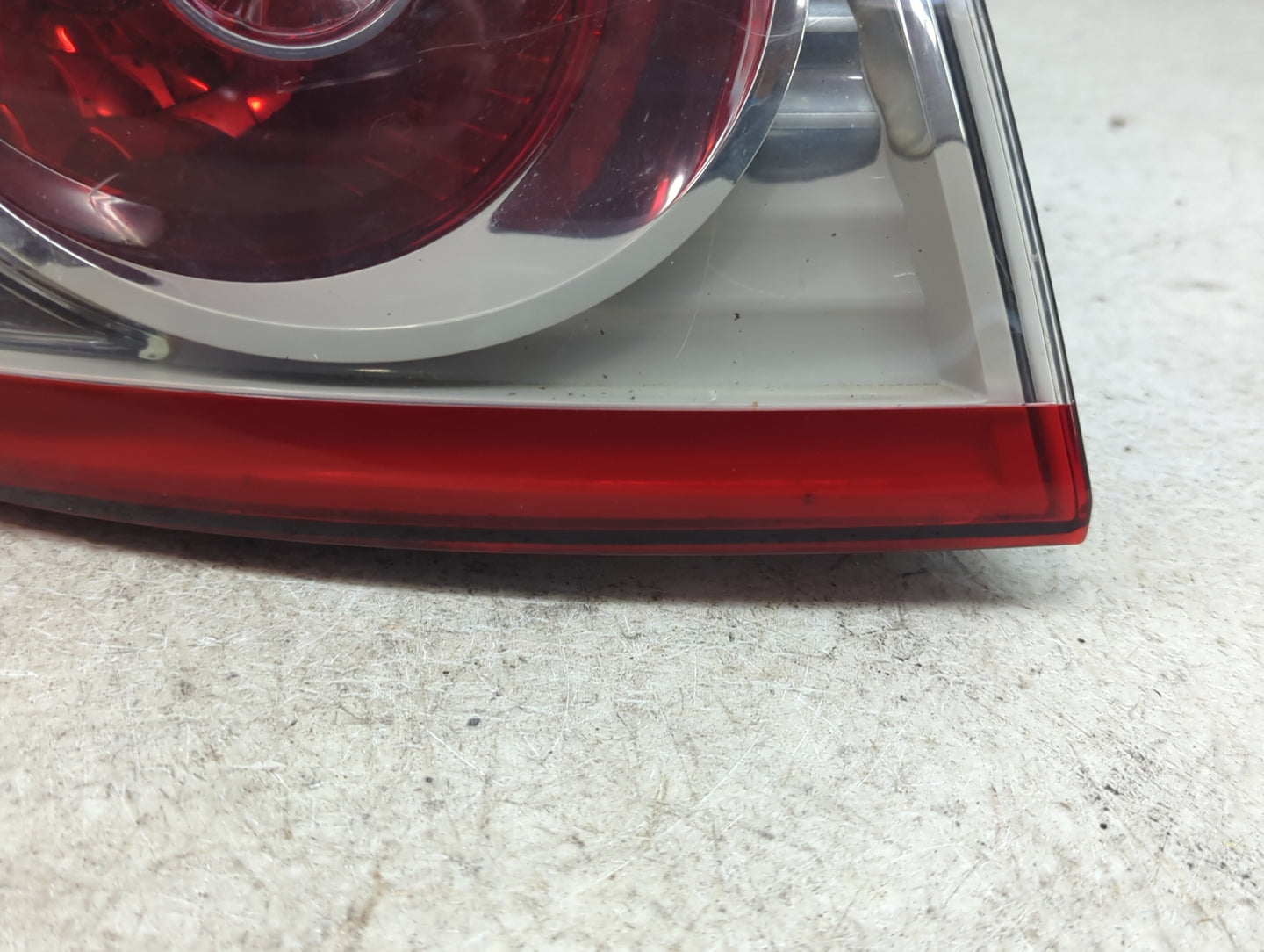2010-2012 Hyundai Santa Fe Tail Light Assembly Driver Left OEM Fits Fits 2010 2011 2012 OEM Used Auto Parts - Oemusedautopar
