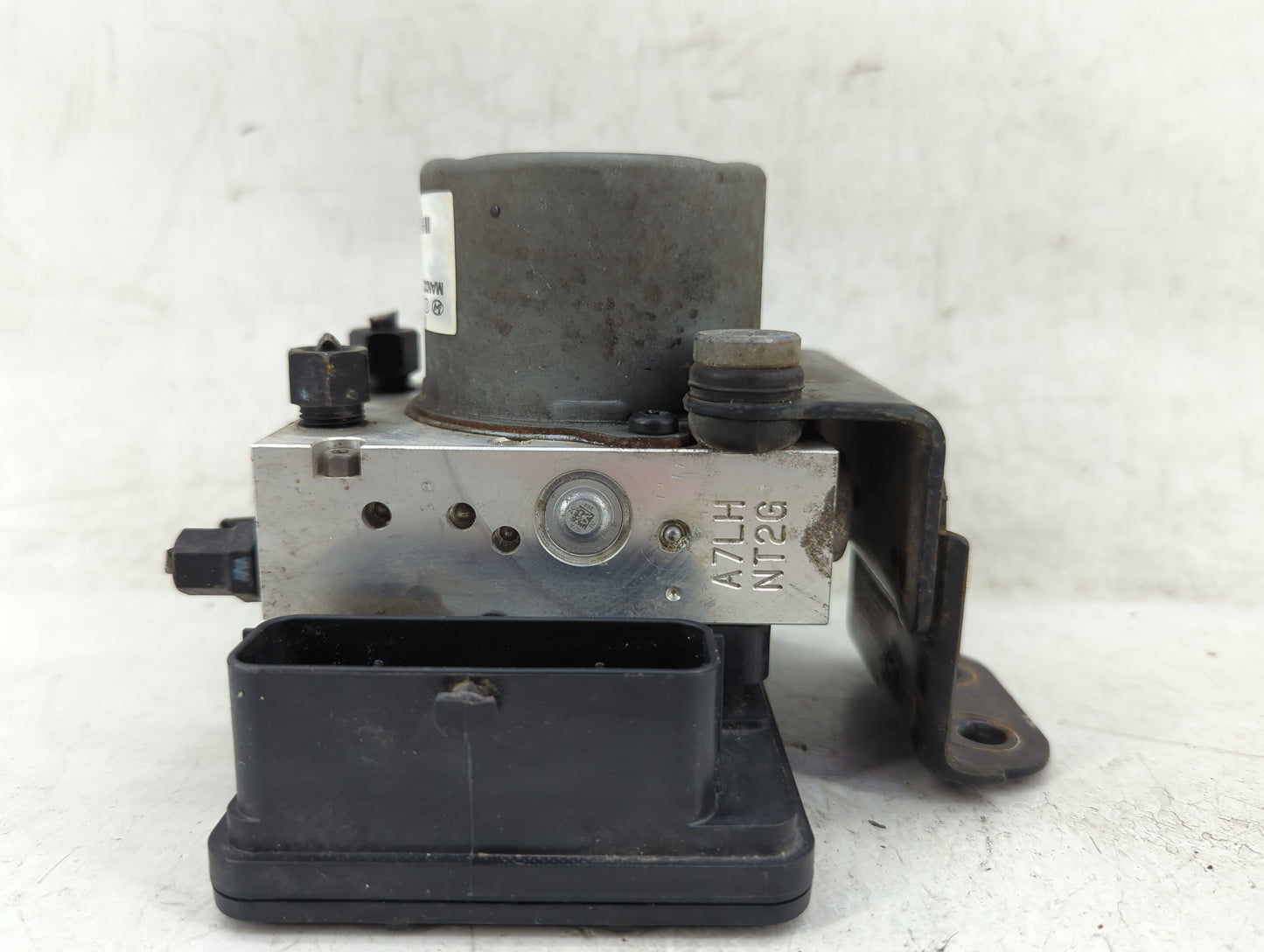 0 Hyundai Santa Fe Sport ABS Pump Control Module Replacement Fits Fits 217 2018 OEM Used Auto Parts - Oemusedautoparts1.com