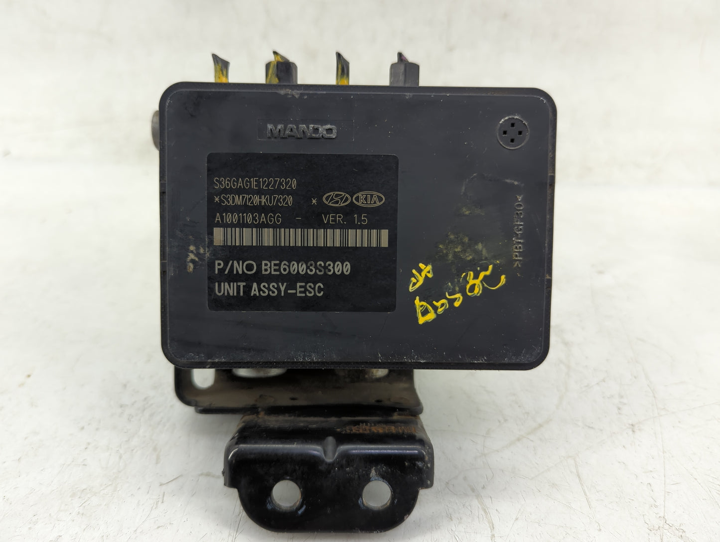 0 Hyundai Santa Fe Sport ABS Pump Control Module Replacement Fits Fits 217 2018 OEM Used Auto Parts - Oemusedautoparts1.com