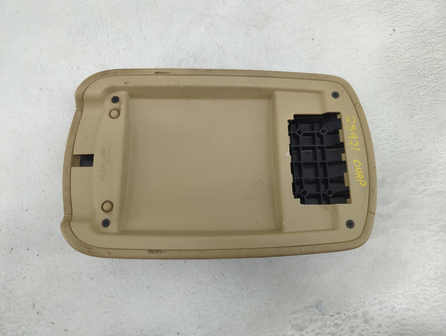 2009-2010 Hyundai Sonata Center Console Armrest Cover Lid Fits Fits 2009 2010 OEM Used Auto Parts - Oemusedautoparts1.com