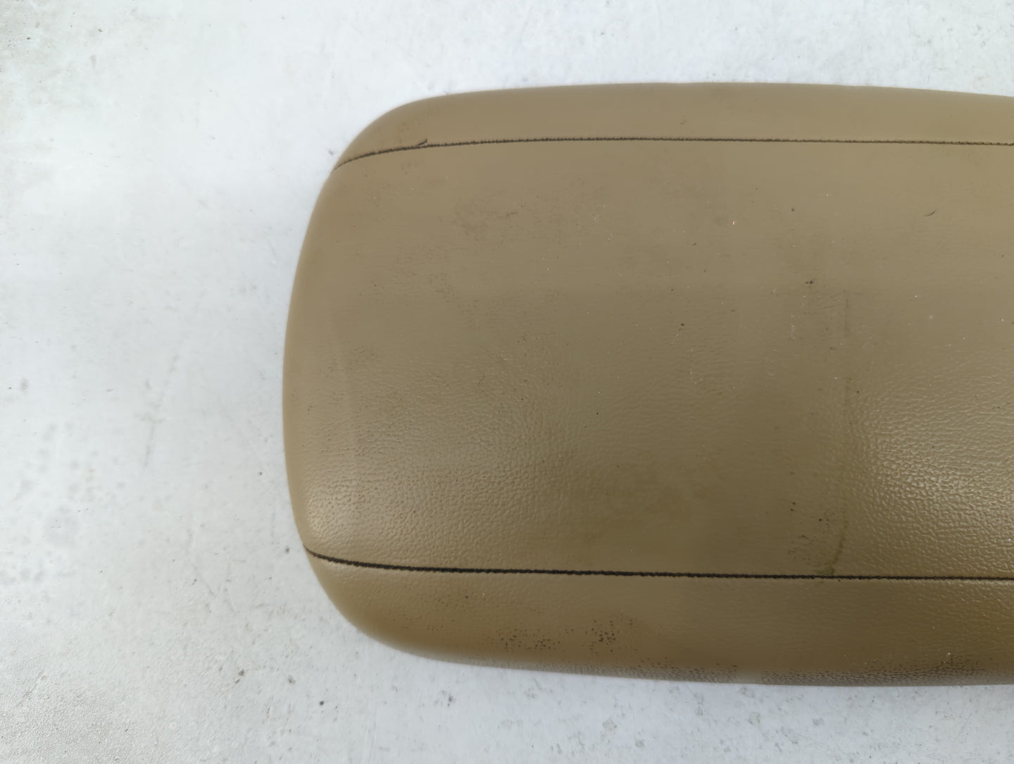 2009-2010 Hyundai Sonata Center Console Armrest Cover Lid Fits Fits 2009 2010 OEM Used Auto Parts - Oemusedautoparts1.com