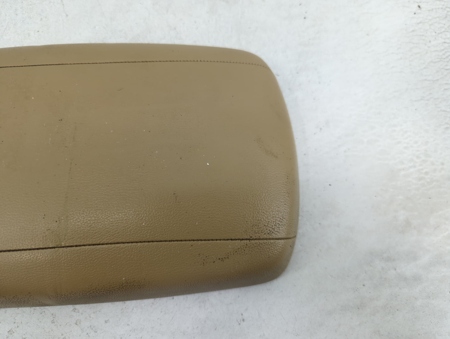 2009-2010 Hyundai Sonata Center Console Armrest Cover Lid Fits Fits 2009 2010 OEM Used Auto Parts - Oemusedautoparts1.com