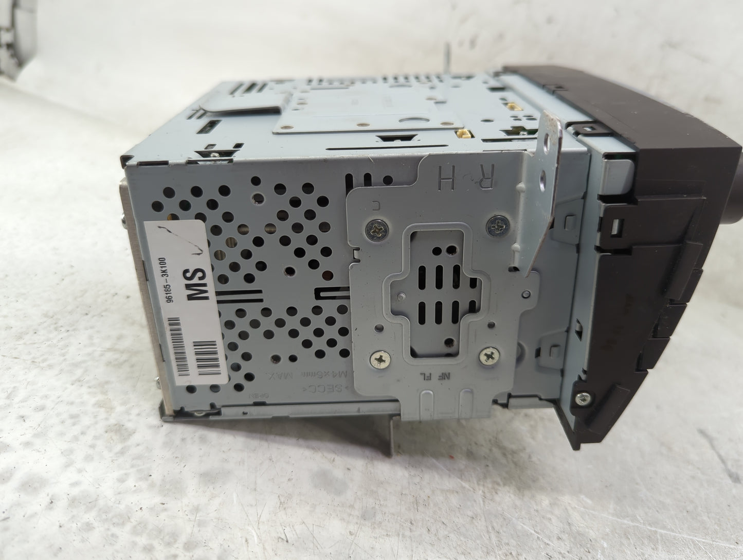2009-2010 Hyundai Sonata Radio AM FM Cd Player Receiver Replacement Fits Fits 2009 2010 OEM Used Auto Parts - Oemusedautopar