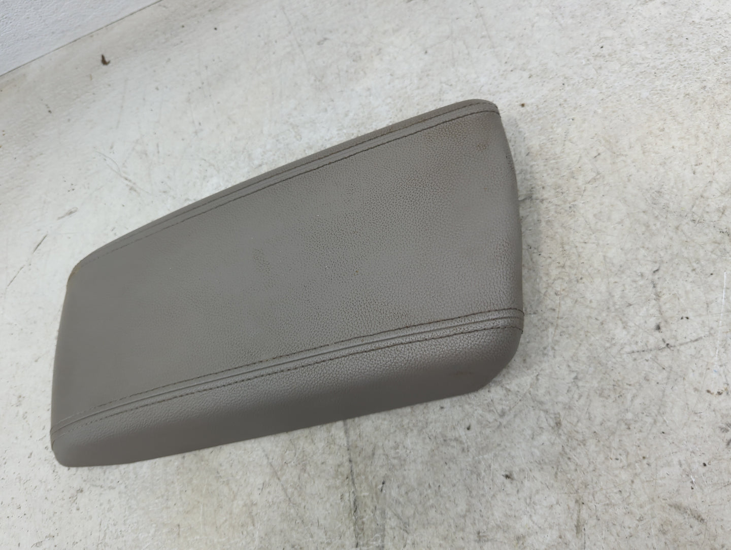 2015-2017 Hyundai Sonata Center Console Armrest Cover Lid Fits Fits 2015 2016 2017 OEM Used Auto Parts - Oemusedautoparts1.c