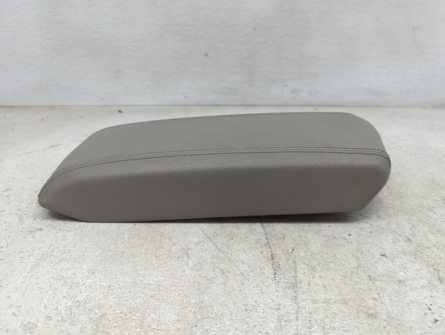 2015-2017 Hyundai Sonata Center Console Armrest Cover Lid Fits Fits 2015 2016 2017 OEM Used Auto Parts - Oemusedautoparts1.c