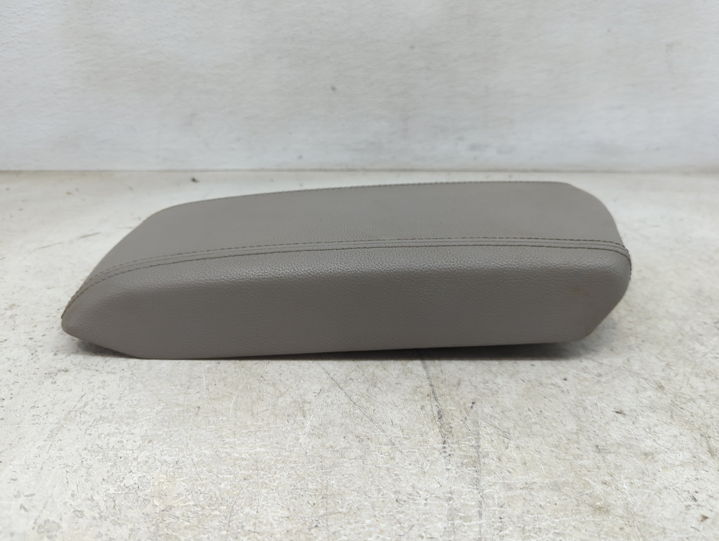 2015-2017 Hyundai Sonata Center Console Armrest Cover Lid Fits Fits 2015 2016 2017 OEM Used Auto Parts - Oemusedautoparts1.c