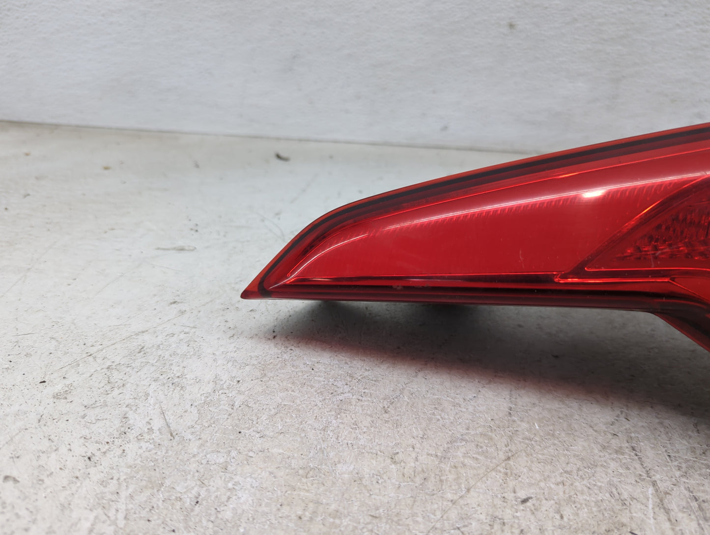 2015 Hyundai Sonata Passenger Right Side Deck Lid Mounted Tail Light - Oemusedautoparts1.com