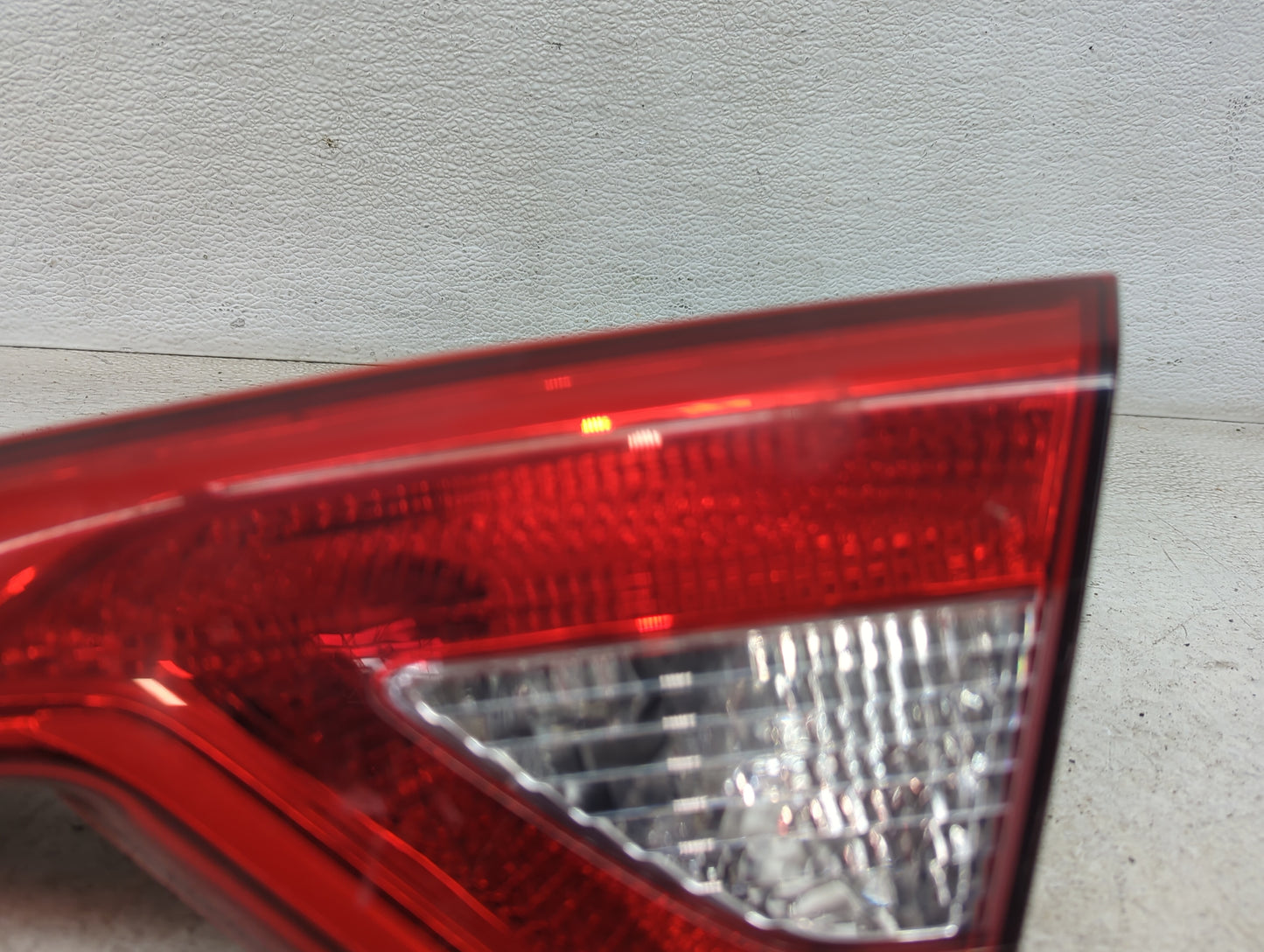 2015 Hyundai Sonata Passenger Right Side Deck Lid Mounted Tail Light - Oemusedautoparts1.com