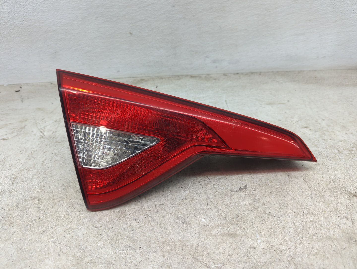 2015-2017 Hyundai Sonata Driver Left Side Deck Lid Mounted Tail Light - Oemusedautoparts1.com