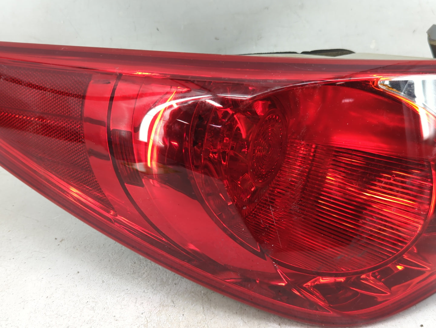 2011-2014 Hyundai Sonata Tail Light Assembly Driver Left OEM Fits Fits 2011 2012 2013 2014 OEM Used Auto Parts - Oemusedauto