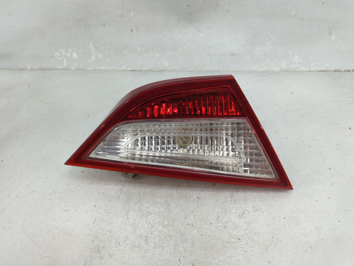 2011-2014 Hyundai Sonata Driver Left Side Deck Lid Mounted Tail Light 1156420 - Oemusedautoparts1.com